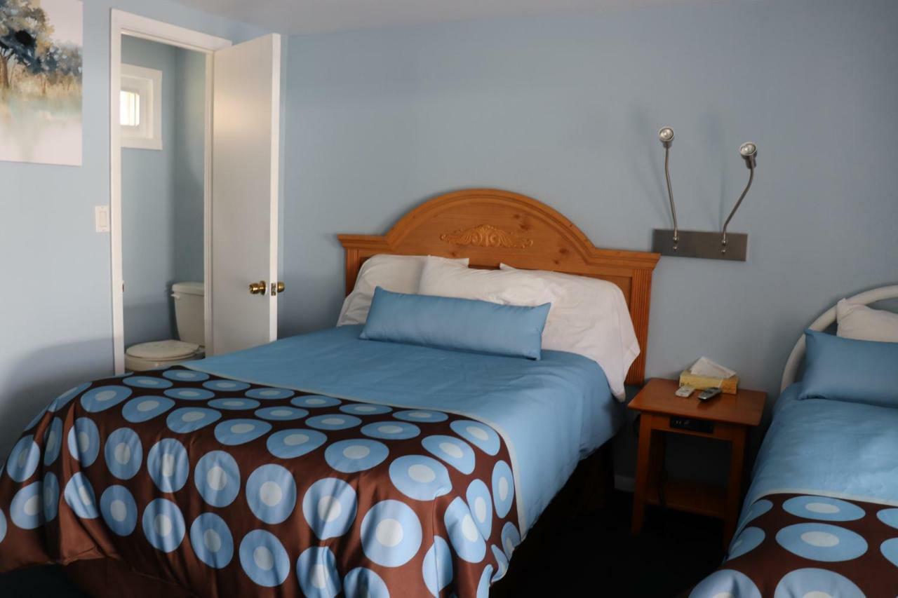 Hitching Post Country Motel Cornwall Exteriör bild
