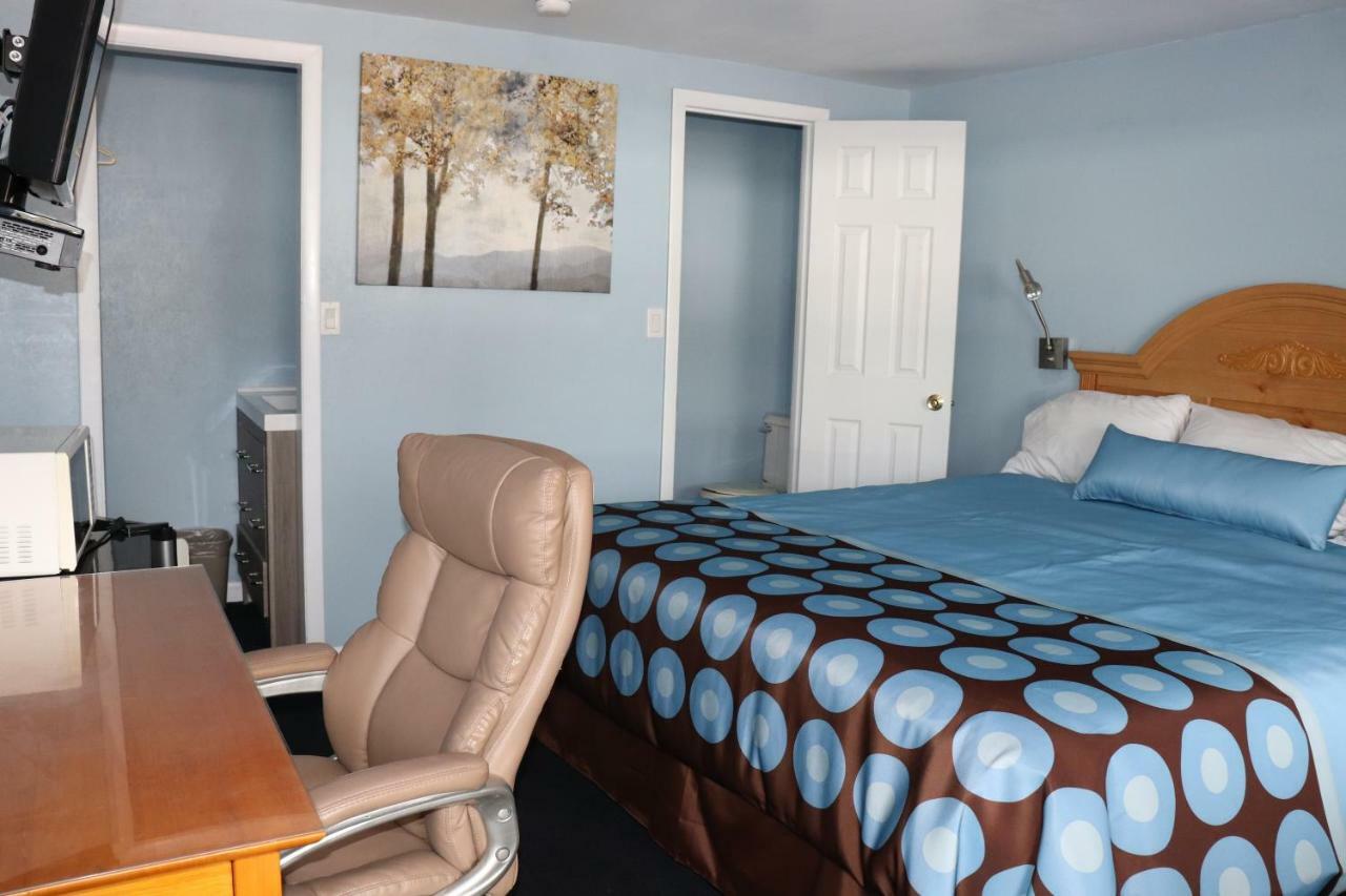 Hitching Post Country Motel Cornwall Exteriör bild