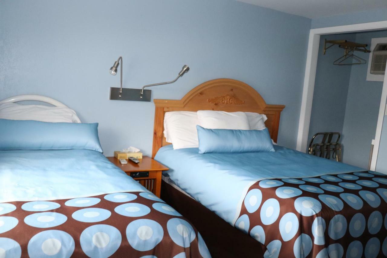 Hitching Post Country Motel Cornwall Exteriör bild