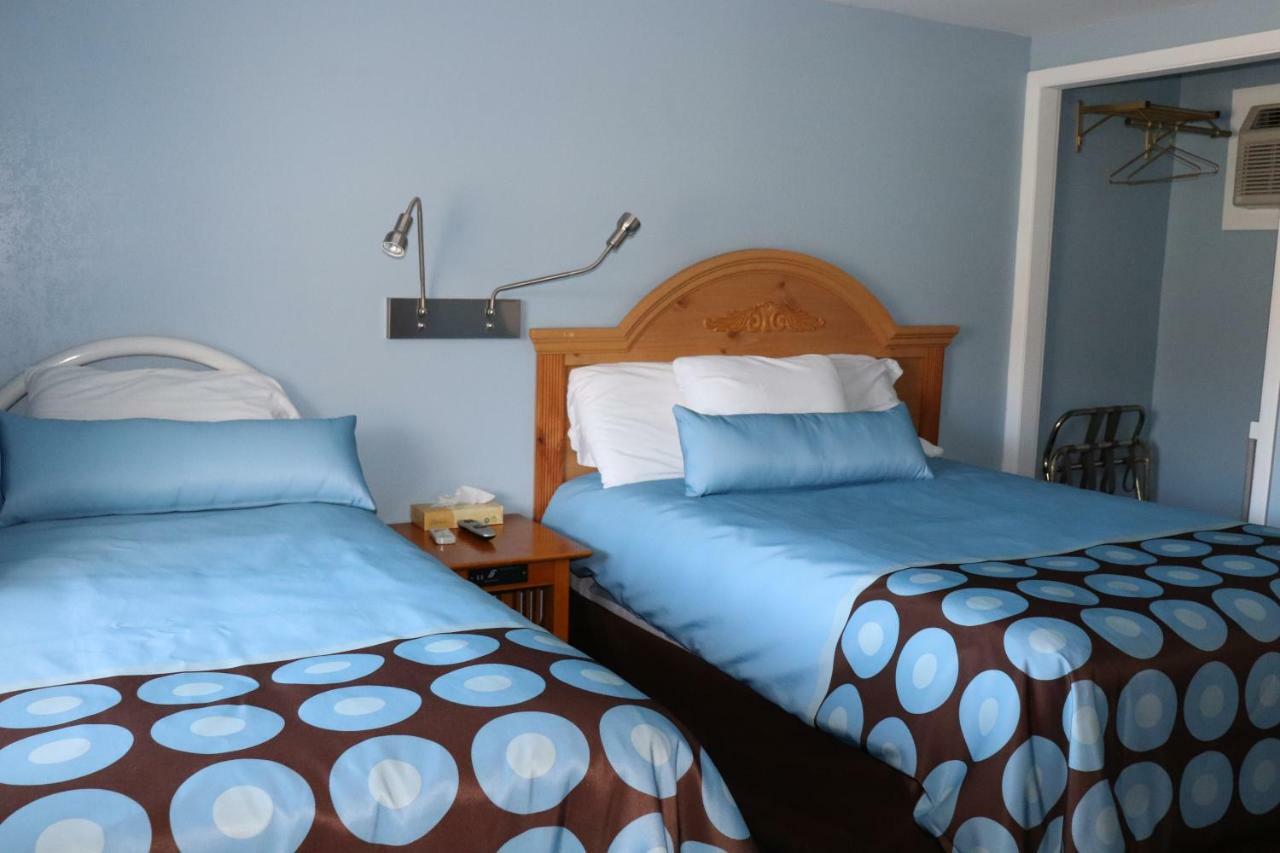Hitching Post Country Motel Cornwall Exteriör bild