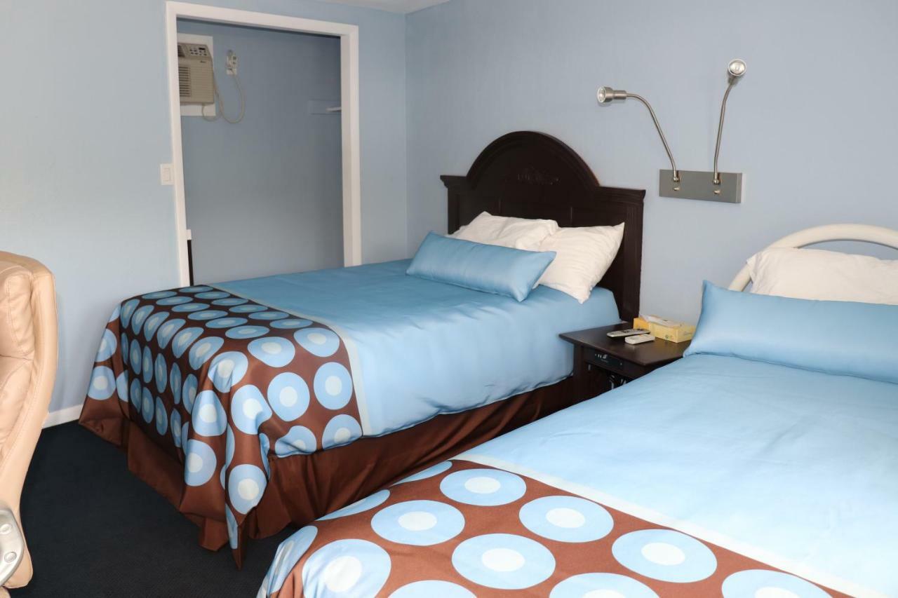 Hitching Post Country Motel Cornwall Exteriör bild