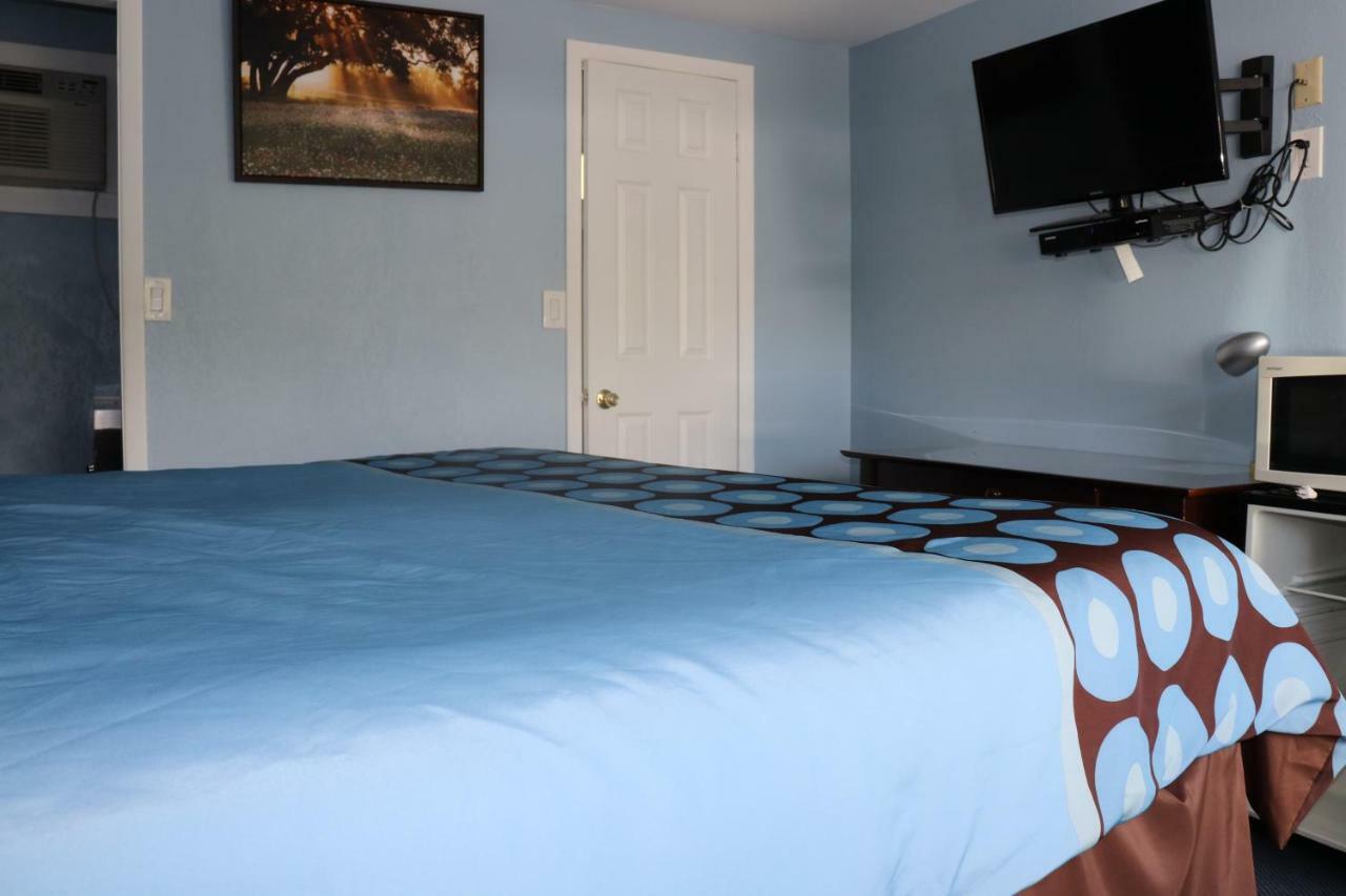 Hitching Post Country Motel Cornwall Exteriör bild